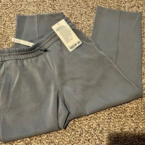lululemon softstreme pants crop